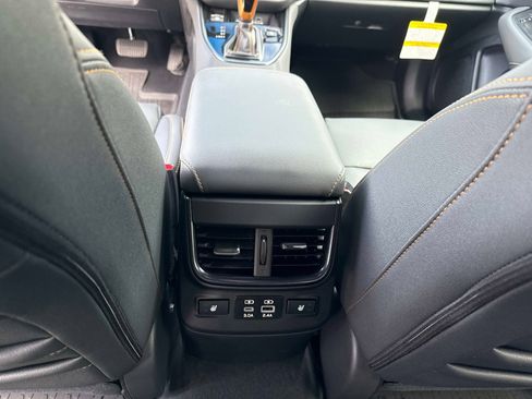 Used 2025 Subaru Outback Wilderness AWD/4WD image 17