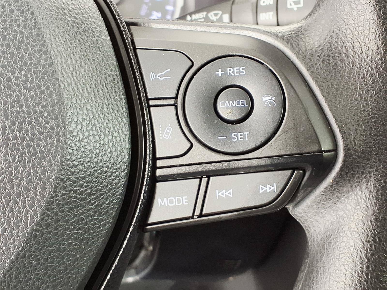 Used 2019 Toyota RAV4 XLE FWD image 19