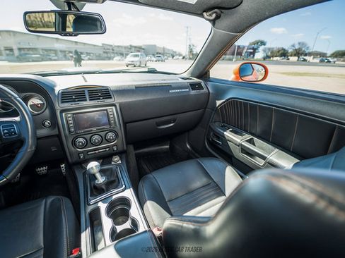 Used 2014 Dodge Challenger R/T RWD image 30