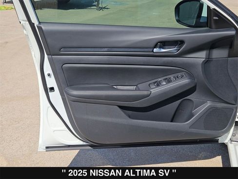New 2025 Nissan Altima 2.5 SV image 14