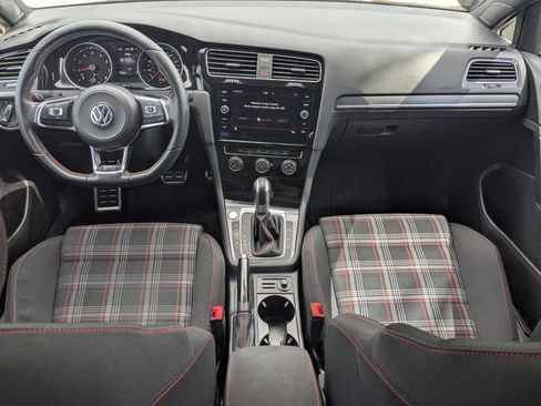 Used 2018 Volkswagen GTI SE FWD image 19
