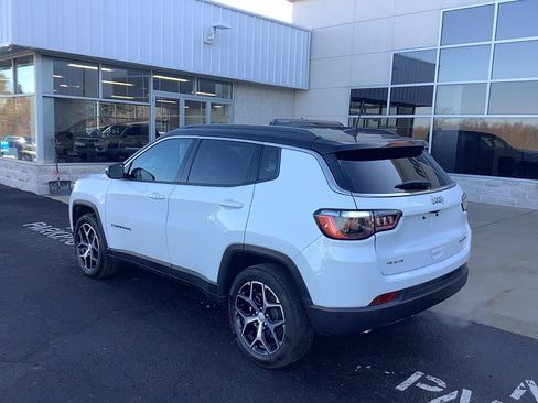 Certified 2024 Jeep Compass Limited image 7