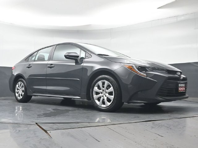 Used 2026 Toyota Corolla LE w/ Body Protection Package (TMS) FWD image 31