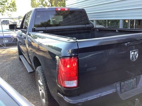 Used 2019 RAM 1500 Express AWD/4WD image 3