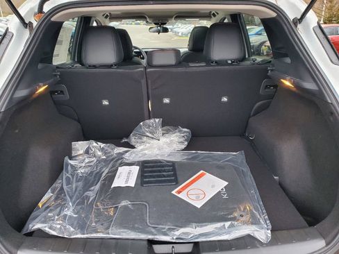 New 2026 Nissan Kicks SR FWD image 9