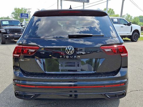 Used 2023 Volkswagen Tiguan SE R-Line FWD image 5