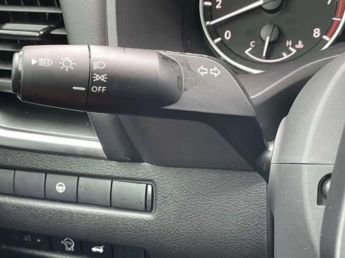 Used 2026 Nissan Rogue SV FWD image 24