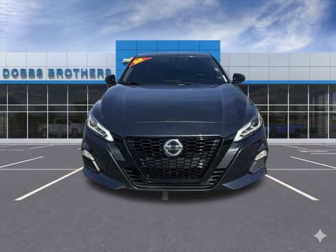 Used 2022 Nissan Altima 2.5 SV w/ SV Premium Package image 2