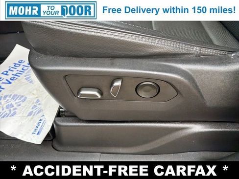 Used 2023 GMC Yukon Denali image 12