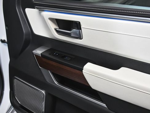 Used 2024 Toyota Sequoia Capstone image 19