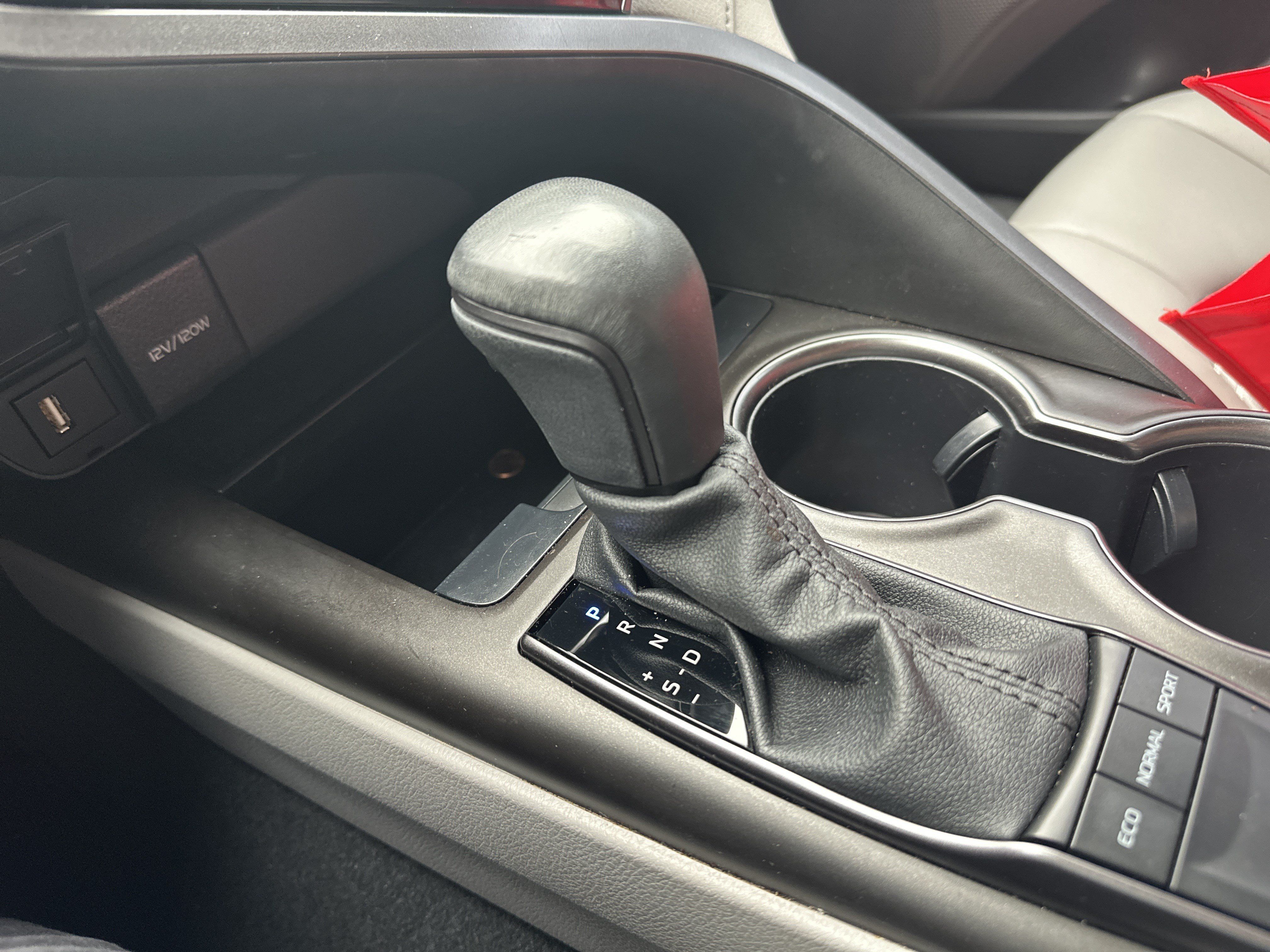 Used 2023 Toyota Camry SE w/ Convenience Package FWD image 25