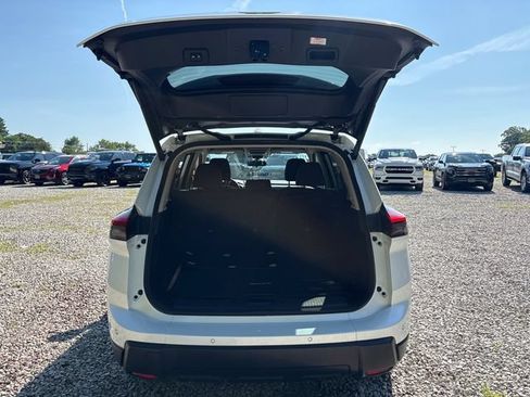 Used 2025 Nissan Rogue SV AWD/4WD image 13