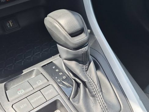 Used 2025 Toyota RAV4 XLE FWD image 19