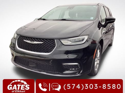 Used 2024 Chrysler Pacifica Touring-L image 5
