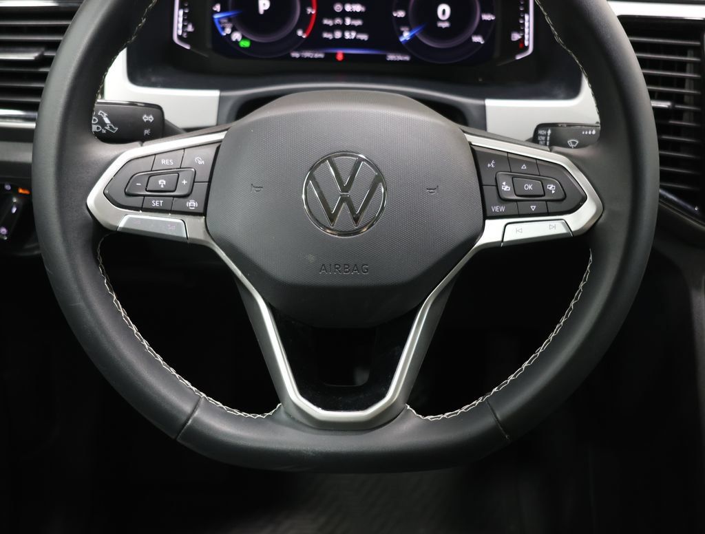Certified 2023 Volkswagen Atlas SE w/ Black Wheel Package AWD/4WD image 17