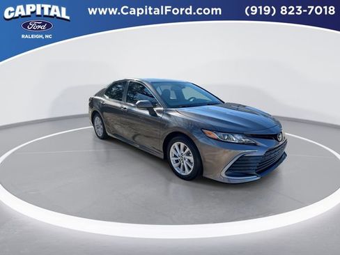 Used 2024 Toyota Camry LE image 2