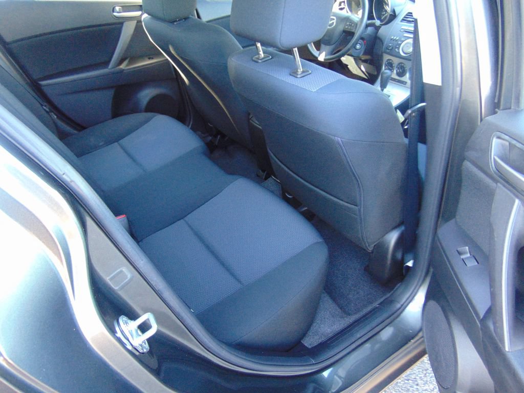 Used 2011 MAZDA MAZDA3 i Touring FWD image 4