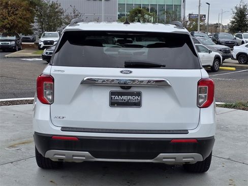 Used 2021 Ford Explorer XLT w/ Equipment Group 202A image 3