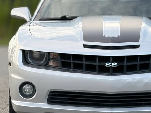 Used 2011 Chevrolet Camaro SS w/ RS Package RWD image 11