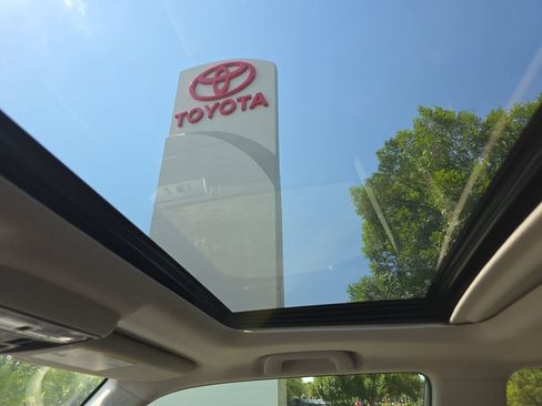 Used 2024 Toyota 4Runner SR5 Premium w/ Moonroof Package AWD/4WD image 34