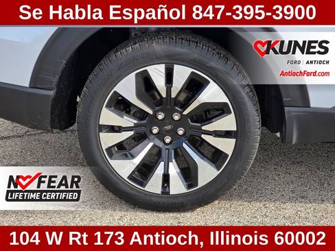 Used 2025 Ford Explorer Platinum w/ LUX Leather Package image 14