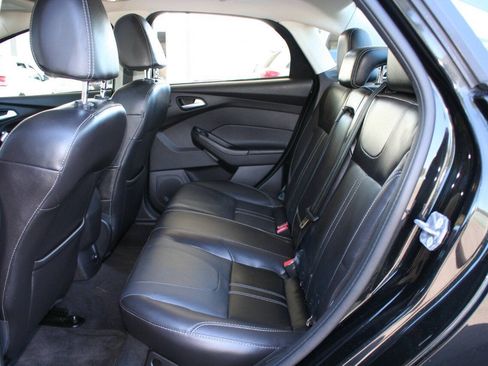 Used 2014 Ford Focus SE w/ Equipment Group 201A FWD image 23