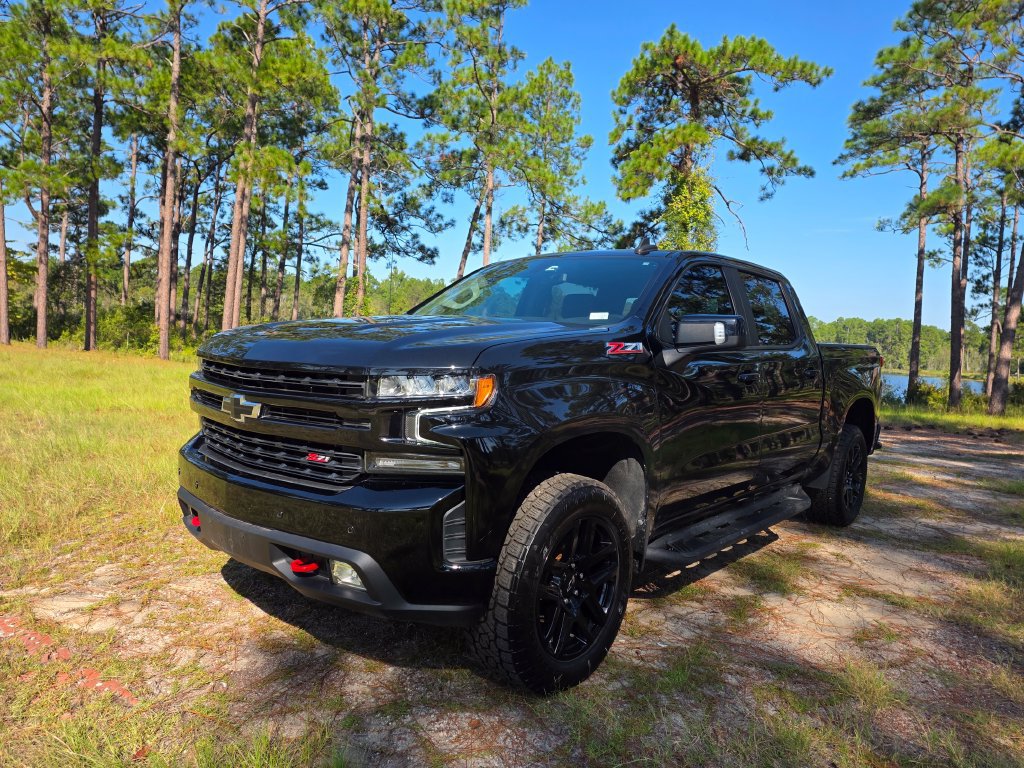 Used 2021 Chevrolet Silverado 1500 LT Trail Boss w/ Convenience Package II AWD/4WD image 1