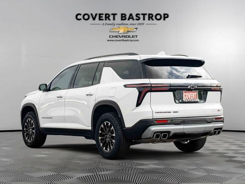 Used 2024 Chevrolet Traverse Z71 AWD/4WD image 3