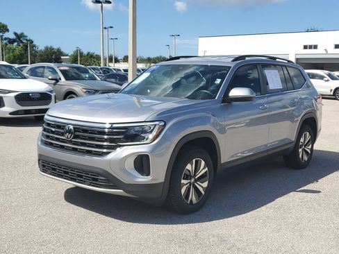 Certified 2024 Volkswagen Atlas SE FWD image 9