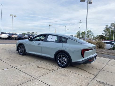 Used 2025 Kia K4 LXS image 8