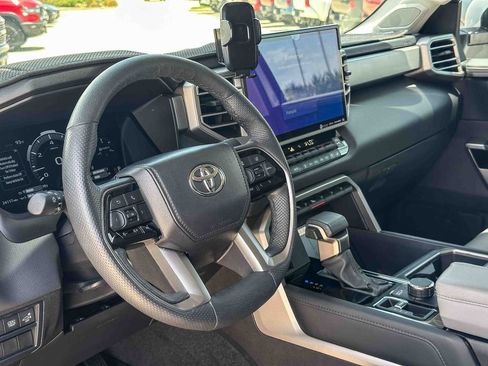 Used 2024 Toyota Tundra Limited AWD/4WD image 12