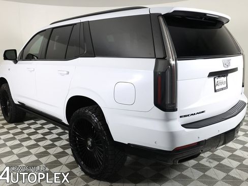 Used 2026 Cadillac Escalade Platinum Sport w/ LPO, ONYX Package AWD/4WD image 7
