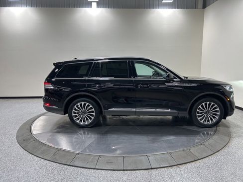 Certified 2023 Lincoln Aviator AWD w/ Premium Package image 9