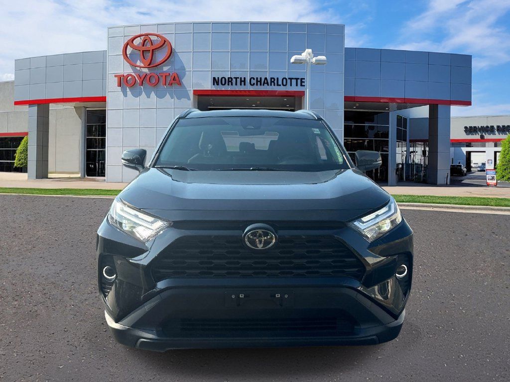 Used 2025 Toyota RAV4 XLE AWD/4WD image 3