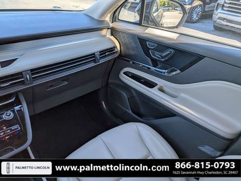 Used 2022 Lincoln Corsair FWD image 18