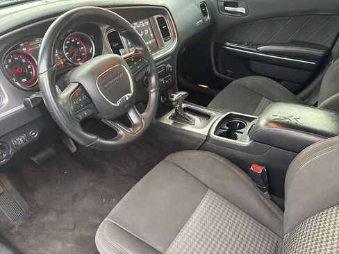 Used 2019 Dodge Charger GT image 5