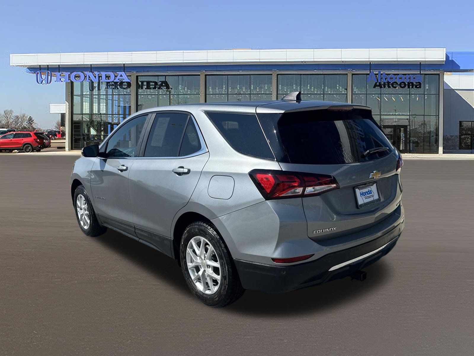 Used 2024 Chevrolet Equinox LT AWD/4WD image 3