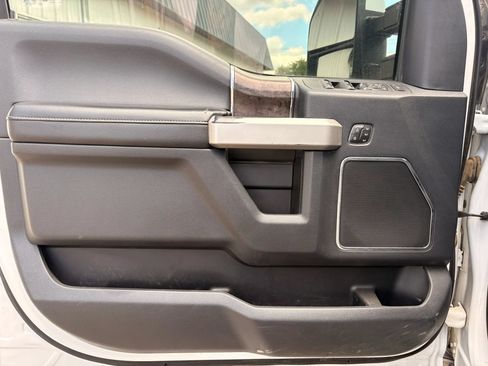 Used 2022 Ford F250 4x4 Crew Cab Super Duty image 15