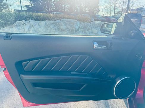 Used 2013 Ford Mustang GT Premium w/ Brembo Brake Pkg image 10