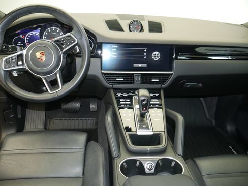 Certified 2023 Porsche Cayenne AWD/4WD image 29
