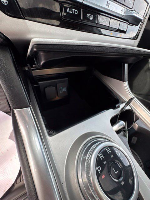 Used 2023 Ford Explorer XLT w/ Equipment Group 202A AWD/4WD image 15
