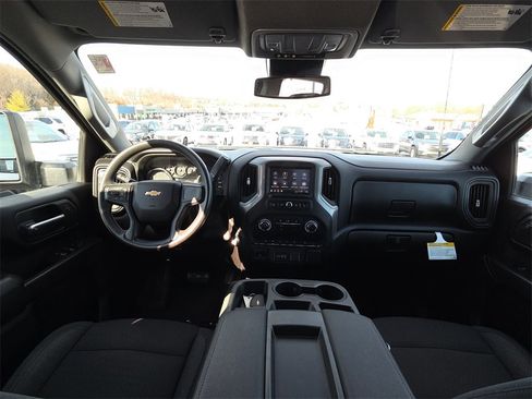 Used 2025 Chevrolet Silverado 2500 Custom w/ Custom Value Package image 29