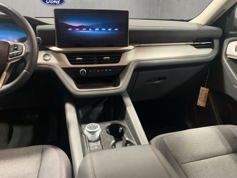 New 2026 Ford Explorer Active image 12
