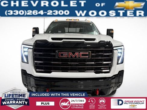 Used 2025 GMC Sierra 2500 AT4X image 9