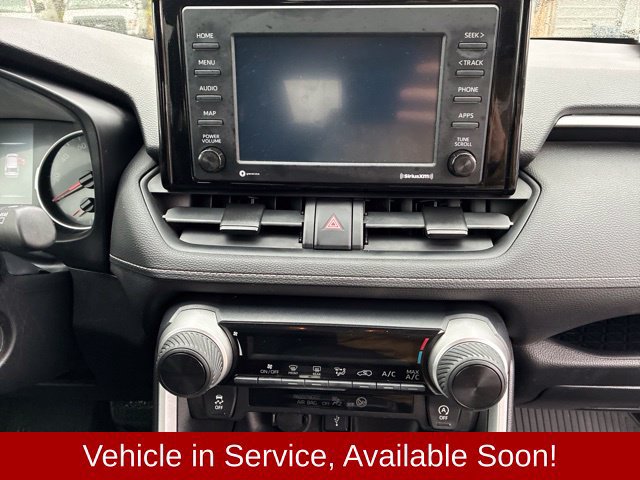 Used 2021 Toyota RAV4 LE AWD/4WD image 11
