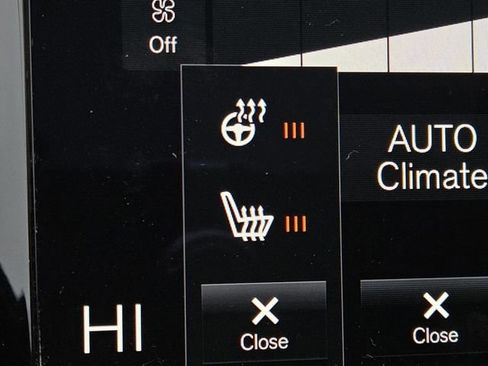 Used 2021 Volvo XC90 T6 Momentum w/ Advanced Package image 8