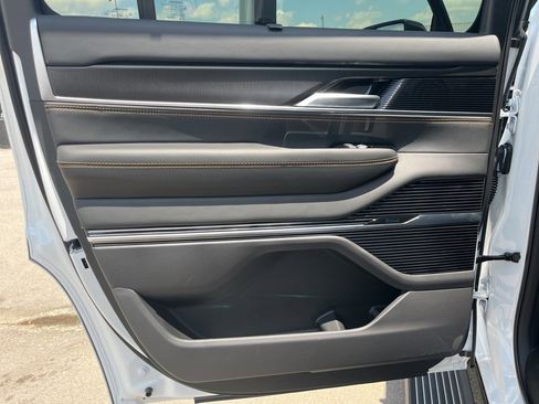 New 2024 Jeep Grand Wagoneer Series III w/ Rear Seat Video Group 1 image 29