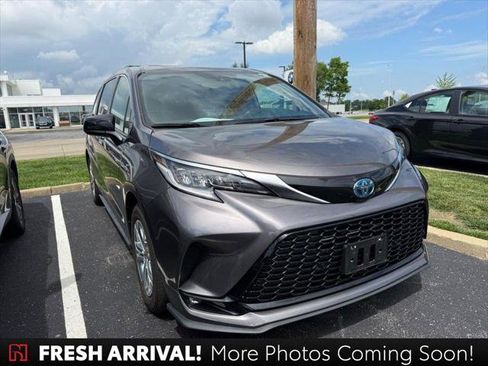 Certified 2022 Toyota Sienna XSE w/ XSE Plus Package AWD/4WD image 1