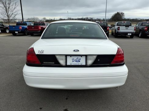 Used 2008 Ford Crown Victoria Police Interceptor image 4