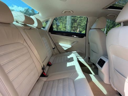 Used 2014 Volkswagen Passat TDI SEL Premium image 21